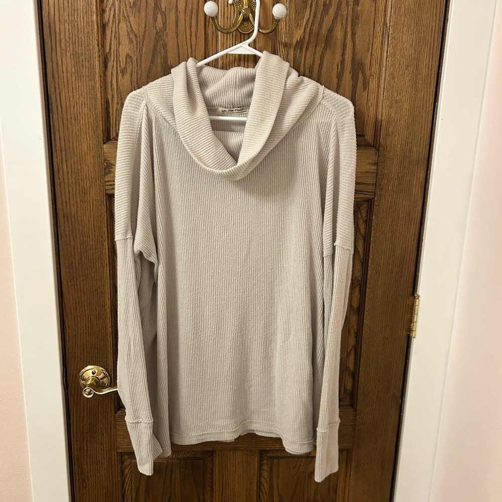 Free People We The Free Cream Juicy Ribbed Open Back Cowl Sweater Large NWOT - Picture 3 of 12